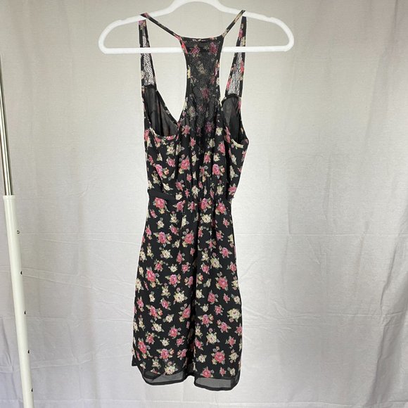 Guess Floral Loose Dress with Black Tie Up Belt - Picture 6 of 10